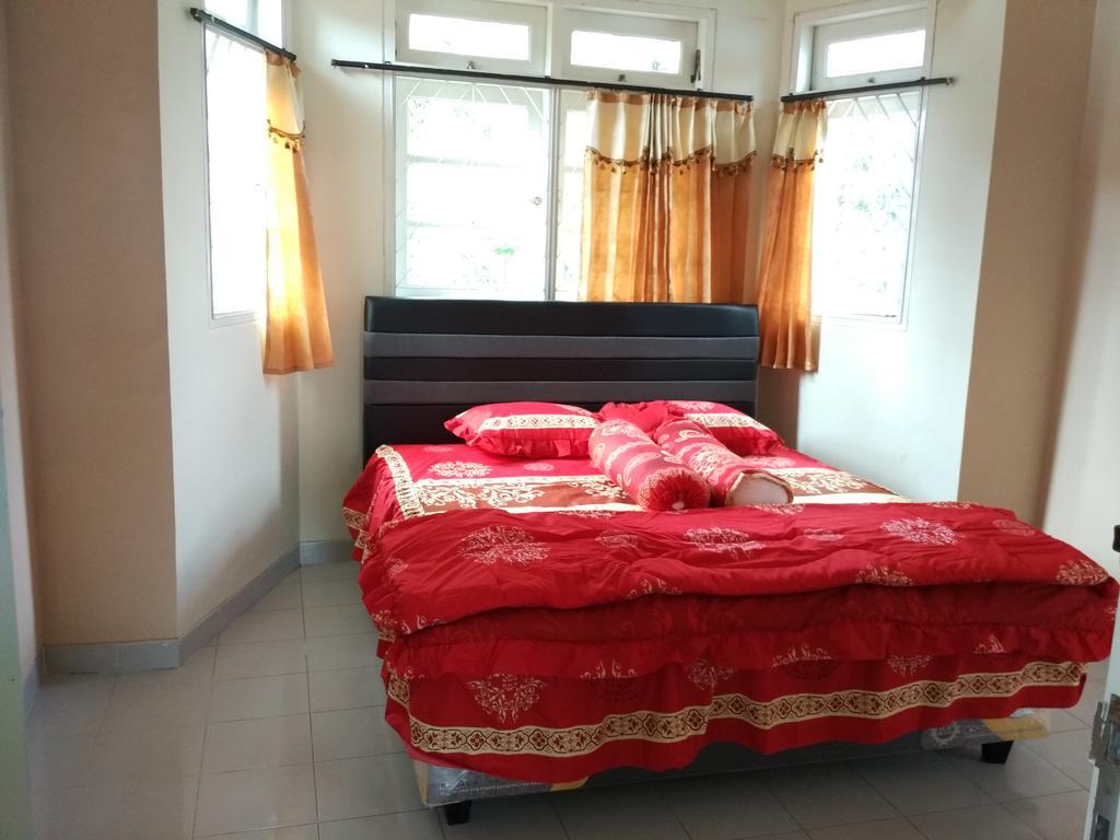 Villa Sabrina Bumi Ciherang Panjaweujan Luaran gambar